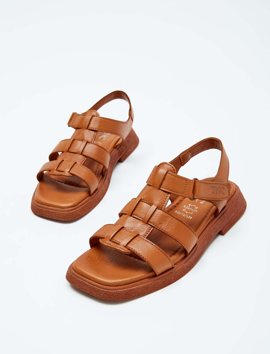 Tamer Tanca Kadın Hakiki Deri Taba Düz Sandalet Tamer Tanca Kadın Hakiki Deri Taba Düz Sandalet