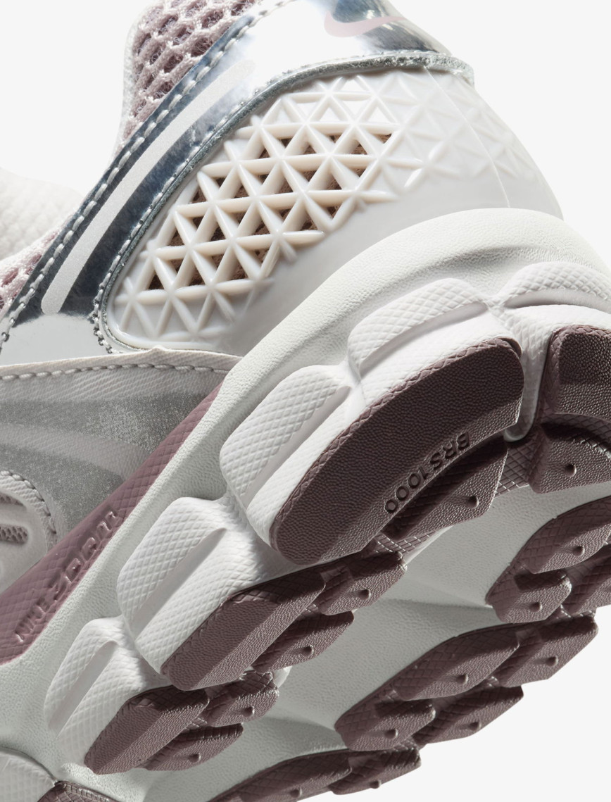 Nike Zoom Vomero 5 Kadın Gri Spor Ayakkabı Nike Zoom Vomero 5 Kadın Gri Spor Ayakkabı