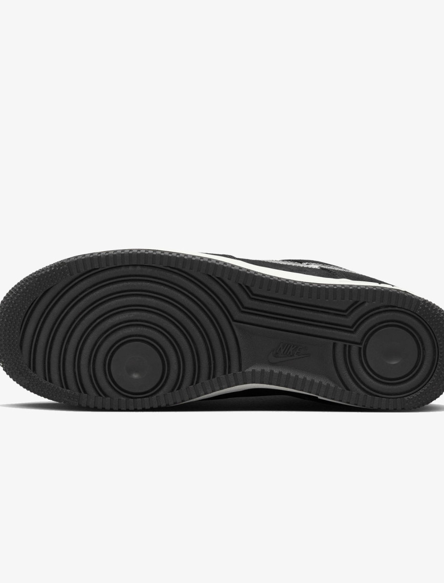 Nike Air Force 1 '07 LV8 Erkek Siyah Spor Ayakkabı Nike Air Force 1 '07 LV8 Erkek Siyah Spor Ayakkabı