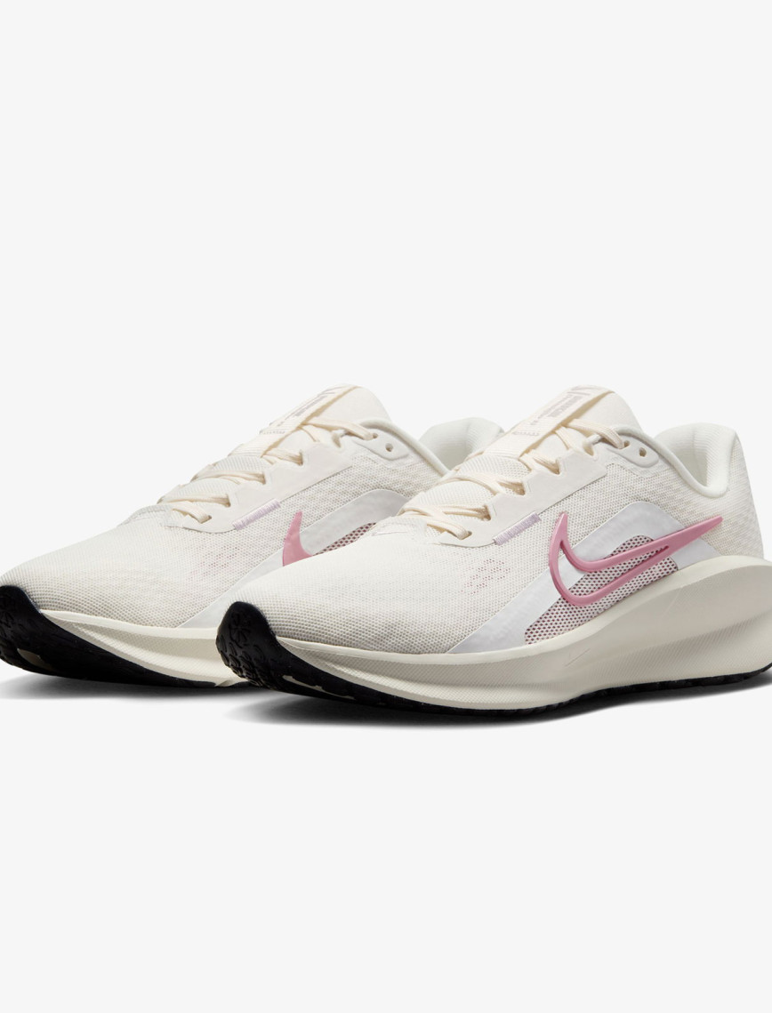 Nike Downshifter 13 Kadın Krem Rengi Koşu Ayakkabısı Nike Downshifter 13 Kadın Krem Rengi Koşu Ayakkabısı
