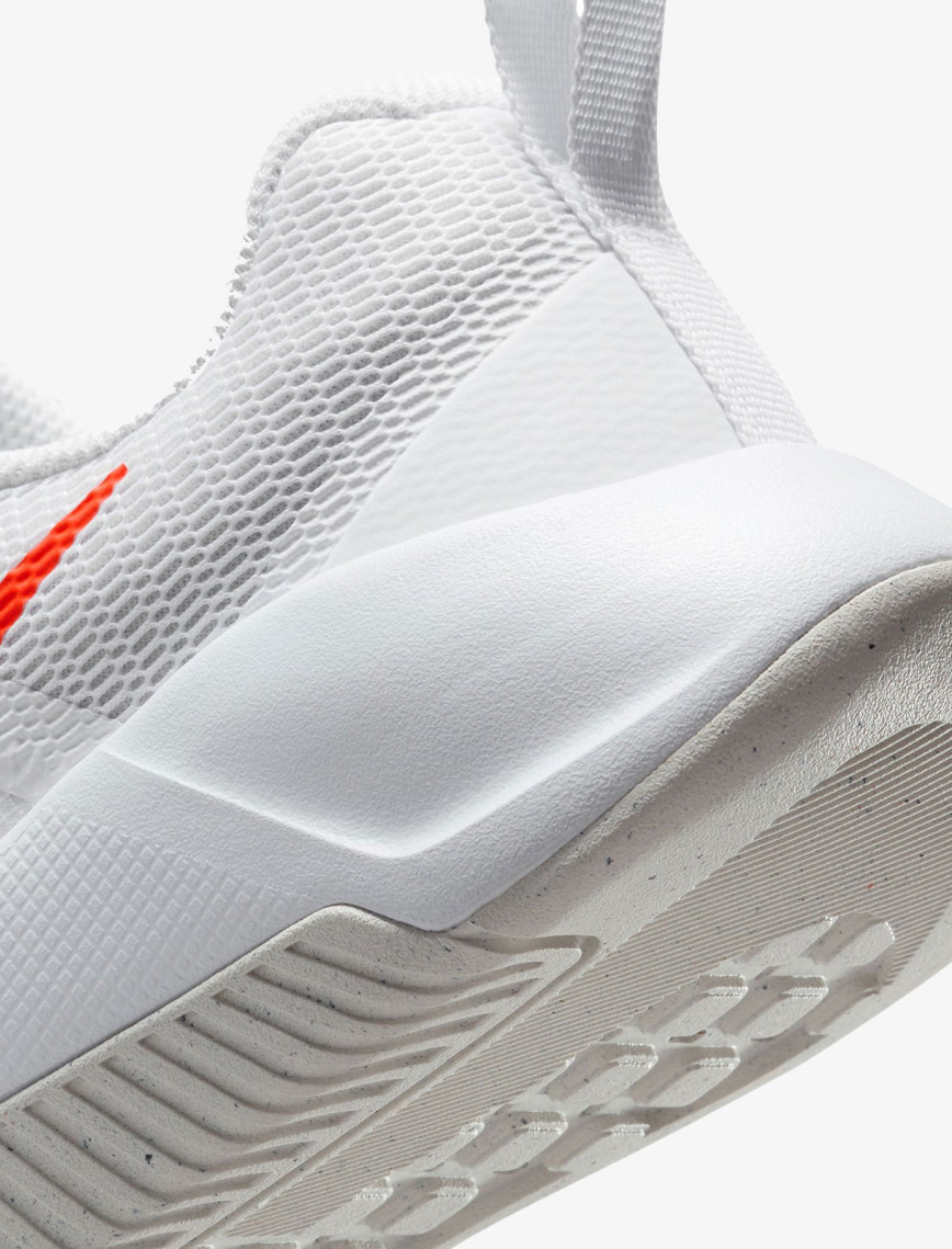 Nike MC Trainer 3 Kadın Beyaz Spor Ayakkabı Nike MC Trainer 3 Kadın Beyaz Spor Ayakkabı