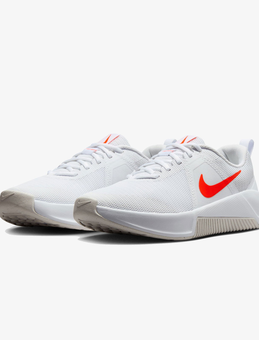 Nike MC Trainer 3 Kadın Beyaz Spor Ayakkabı Nike MC Trainer 3 Kadın Beyaz Spor Ayakkabı