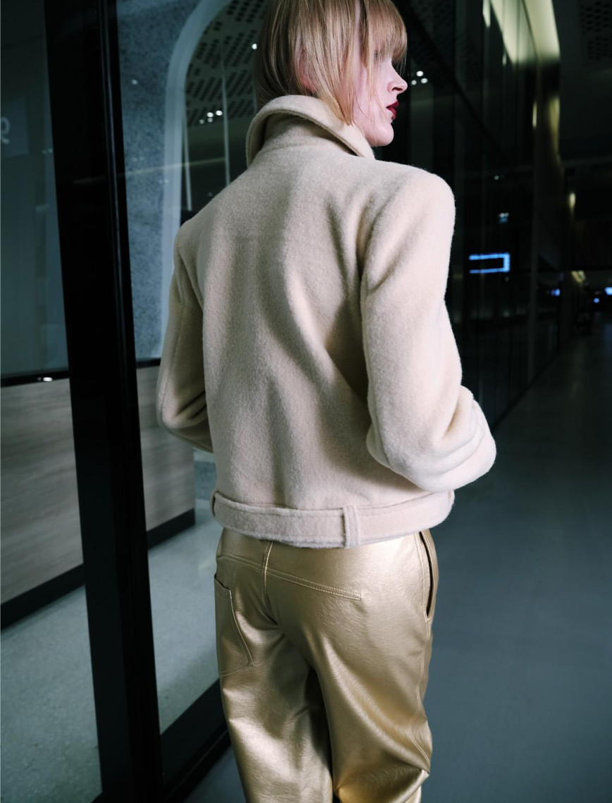 Vatkalı Gömlek Yaka Kaban Vatkalı Gömlek Yaka Kaban