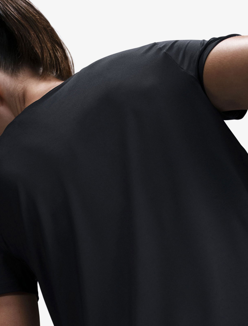 Nike One Swoosh Dri-Fit Kadın Siyah T-Shirt