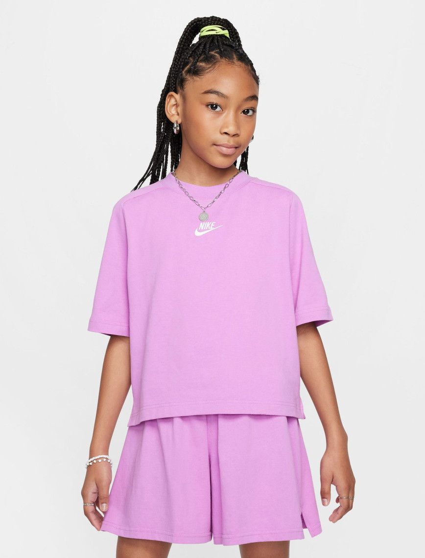 Nike Sportswear Çocuk Siyah T-Shirt Nike Sportswear Çocuk Siyah T-Shirt