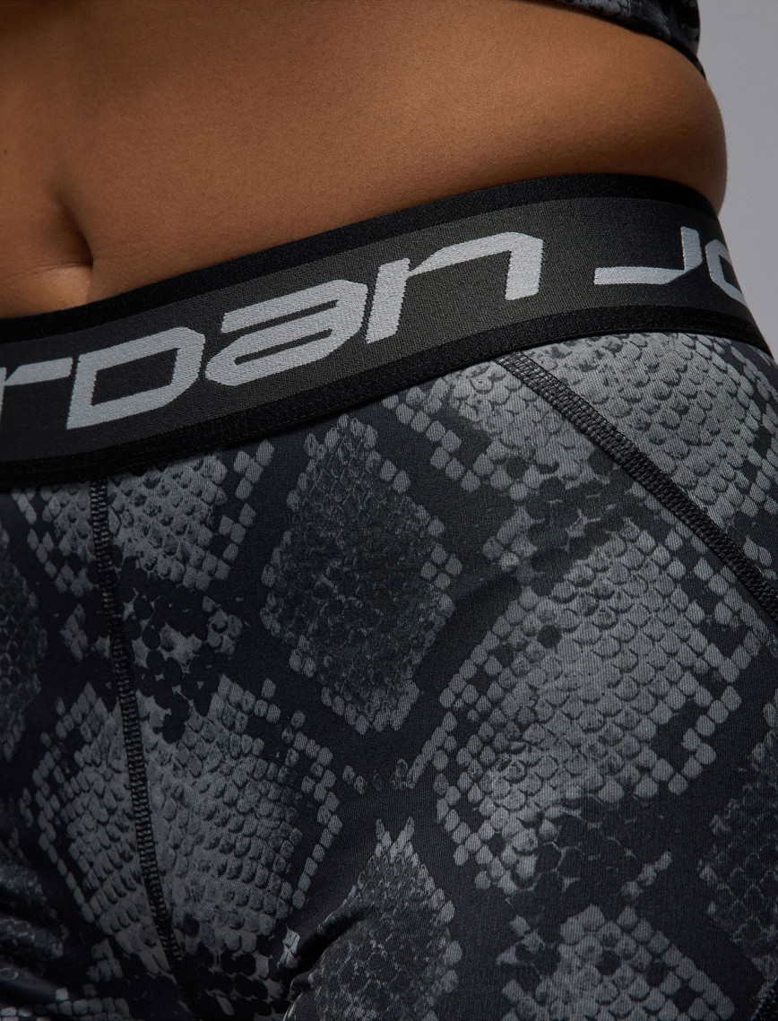 Jordan Sport Snake All Over Print Kadın Siyah Tayt Jordan Sport Snake All Over Print Kadın Siyah Tayt