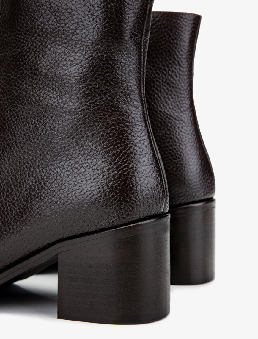 Valmenti Kadın Hakiki Deri Kahverengi Topuklu Bot Valmenti Kadın Hakiki Deri Kahverengi Topuklu Bot