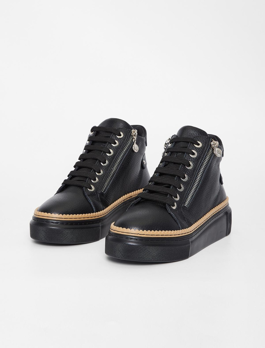 Valmenti Nia Kadın Siyah Floter Hakiki Deri Casual Bot Valmenti Nia Kadın Siyah Floter Hakiki Deri Casual Bot