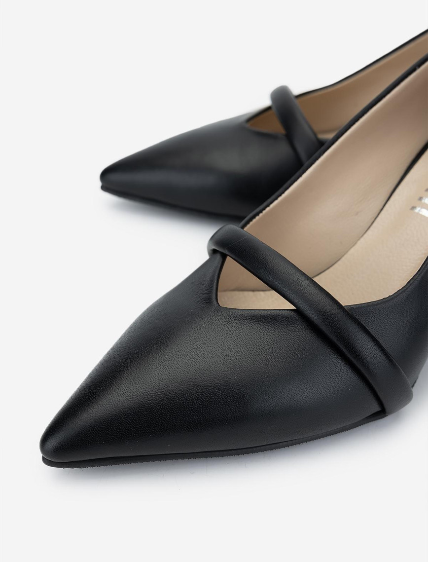 Valmenti Kadın Hakiki Deri Siyah Deri Topuklu Ayakkabı Valmenti Kadın Hakiki Deri Siyah Deri Topuklu Ayakkabı