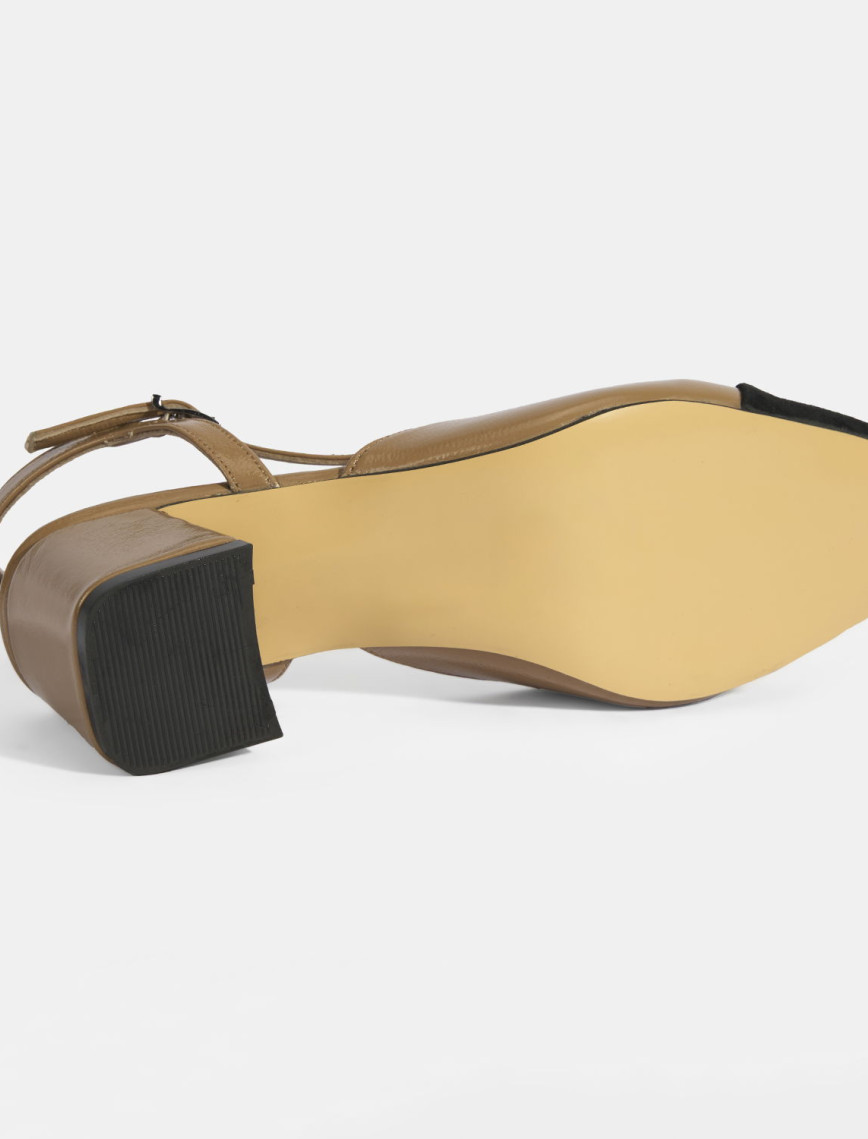 Kadın Kahve Deri Topuklu Klasik Ayakkabı Kadın Kahve Deri Topuklu Klasik Ayakkabı