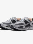 Nike Zoom Vomero 5 Erkek Gri Spor Ayakkabı Nike Zoom Vomero 5 Erkek Gri Spor Ayakkabı