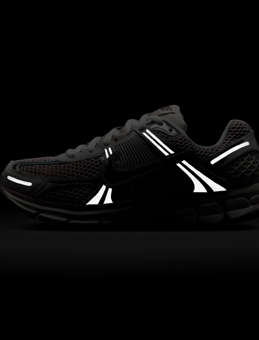 Nike Zoom Vomero 5 Kadın Gri Spor Ayakkabı Nike Zoom Vomero 5 Kadın Gri Spor Ayakkabı