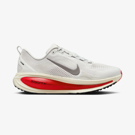 Nike Vomero 18 Erkek Gri Koşu Ayakkabısı Nike Vomero 18 Erkek Gri Koşu Ayakkabısı