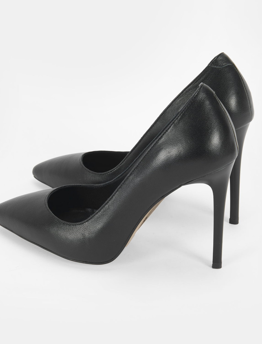Kadın Siyah Deri Topuklu Klasik Ayakkabı Kadın Siyah Deri Topuklu Klasik Ayakkabı