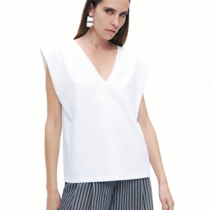 V Yaka Vatkalı Tişört V Yaka Vatkalı Tişört