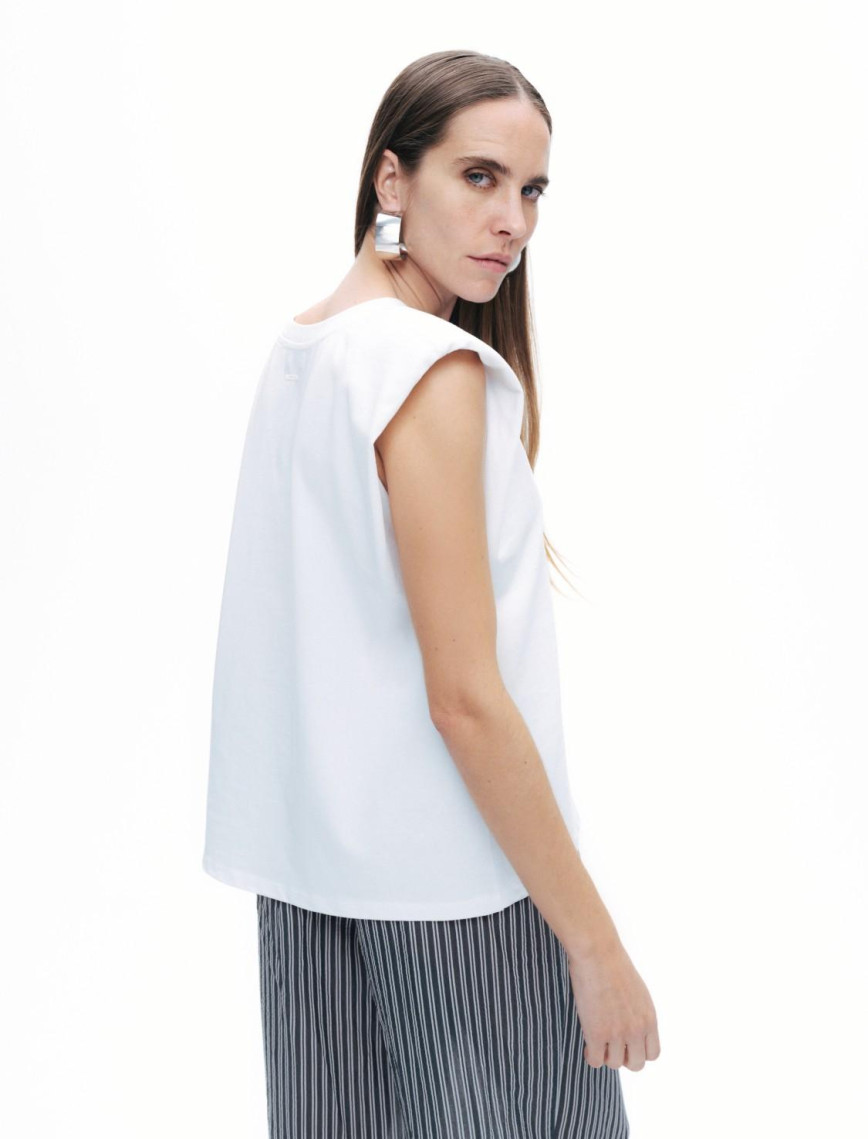 V Yaka Vatkalı Tişört V Yaka Vatkalı Tişört