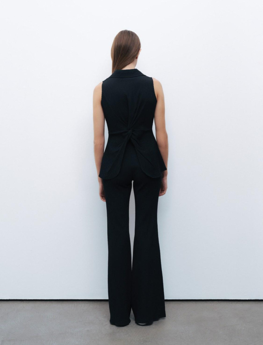 Aksesuar Detaylı Bluz Aksesuar Detaylı Bluz