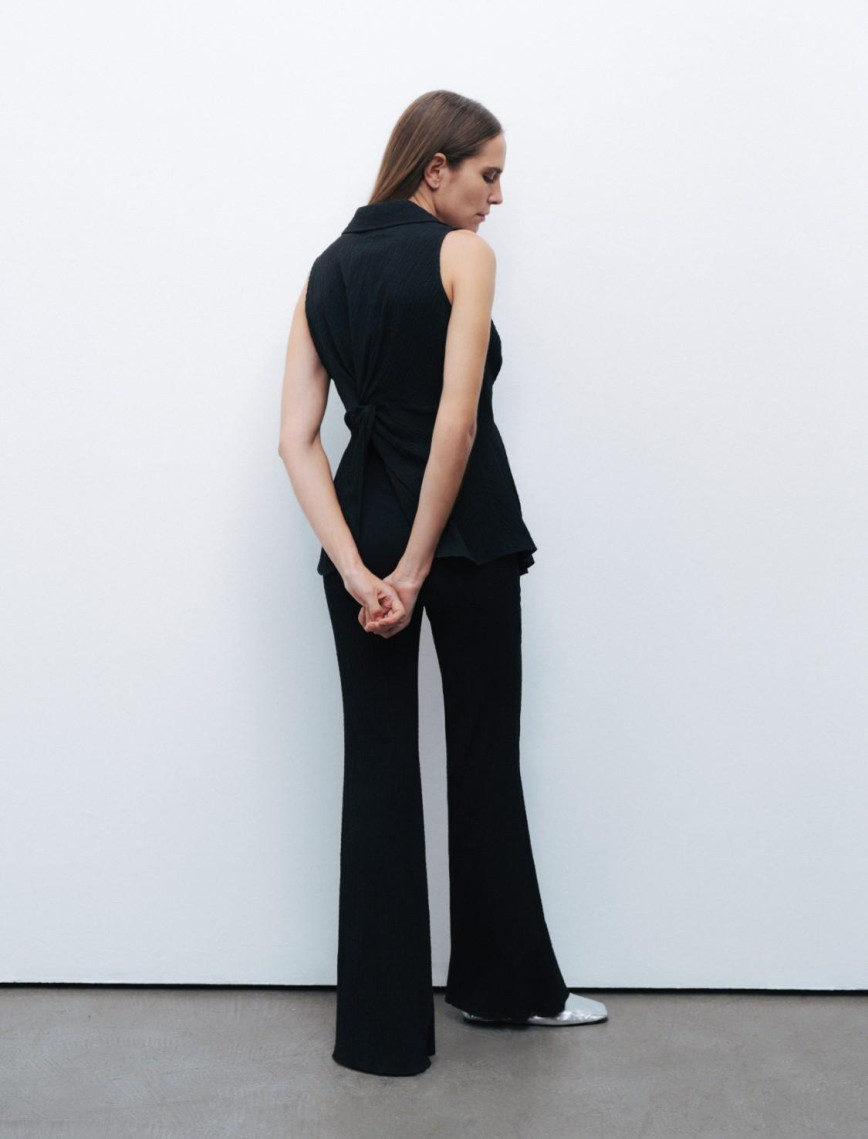 Aksesuar Detaylı Bluz Aksesuar Detaylı Bluz