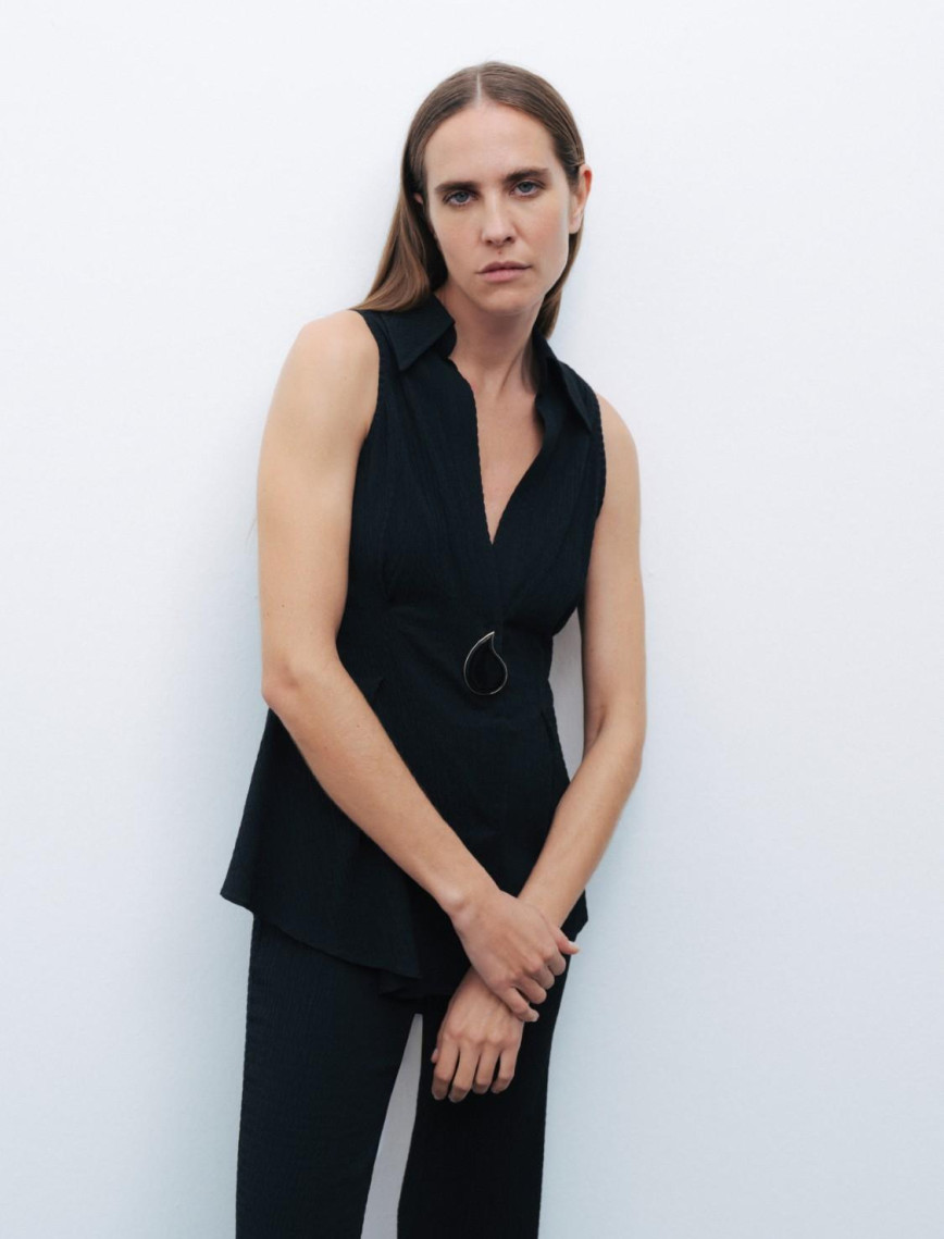 Aksesuar Detaylı Bluz Aksesuar Detaylı Bluz