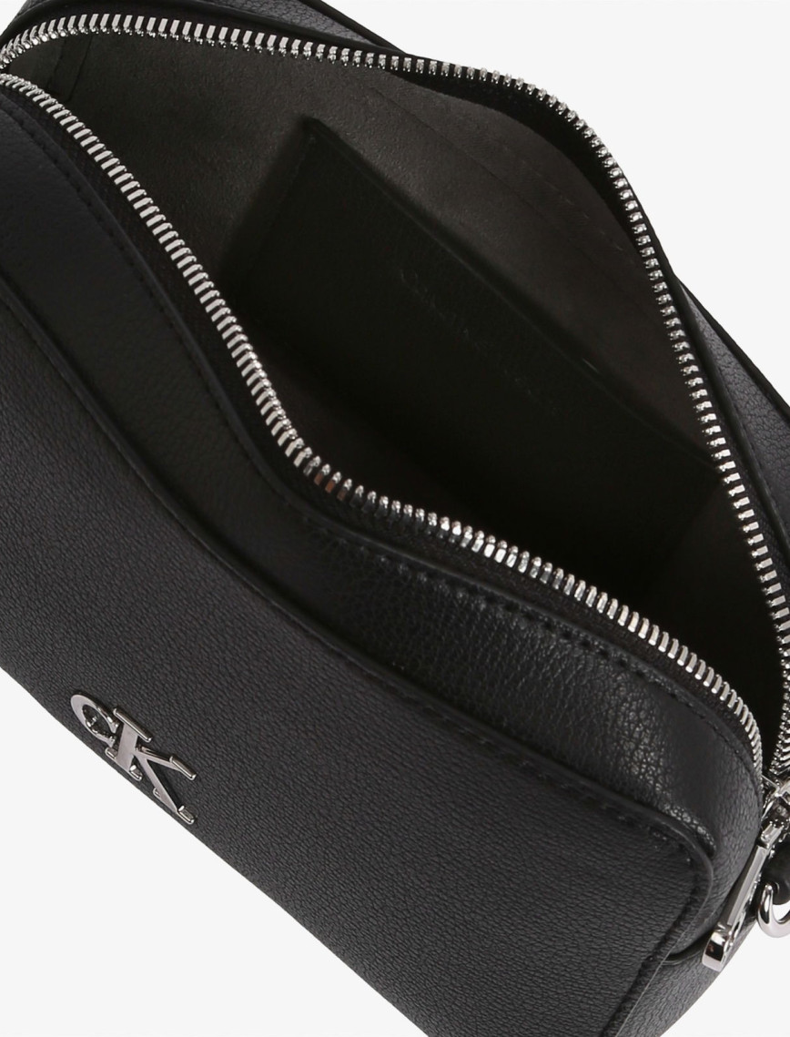 Calvin Klein Minimal Monogram Camera 20 Kadın Siyah El Çantası Calvin Klein Minimal Monogram Camera 20 Kadın Siyah El Çantası
