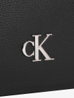 Calvin Klein Minimal Monogram Camera 20 Kadın Siyah El Çantası Calvin Klein Minimal Monogram Camera 20 Kadın Siyah El Çantası