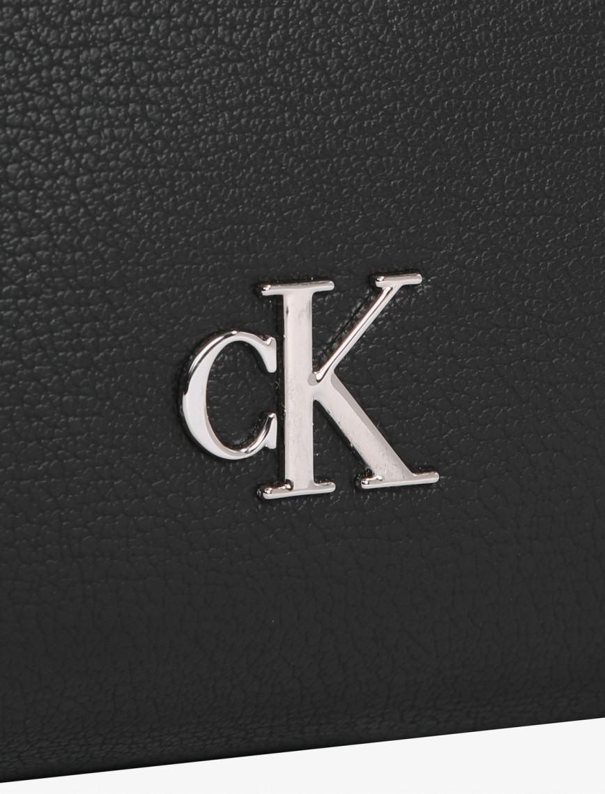 Calvin Klein Minimal Monogram Camera 20 Kadın Siyah El Çantası Calvin Klein Minimal Monogram Camera 20 Kadın Siyah El Çantası