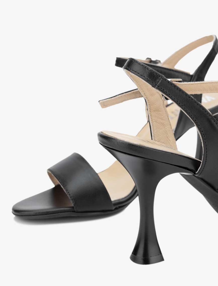 Valmenti Giulio Kadın Siyah Hakiki Deri Sandalet Valmenti Giulio Kadın Siyah Hakiki Deri Sandalet