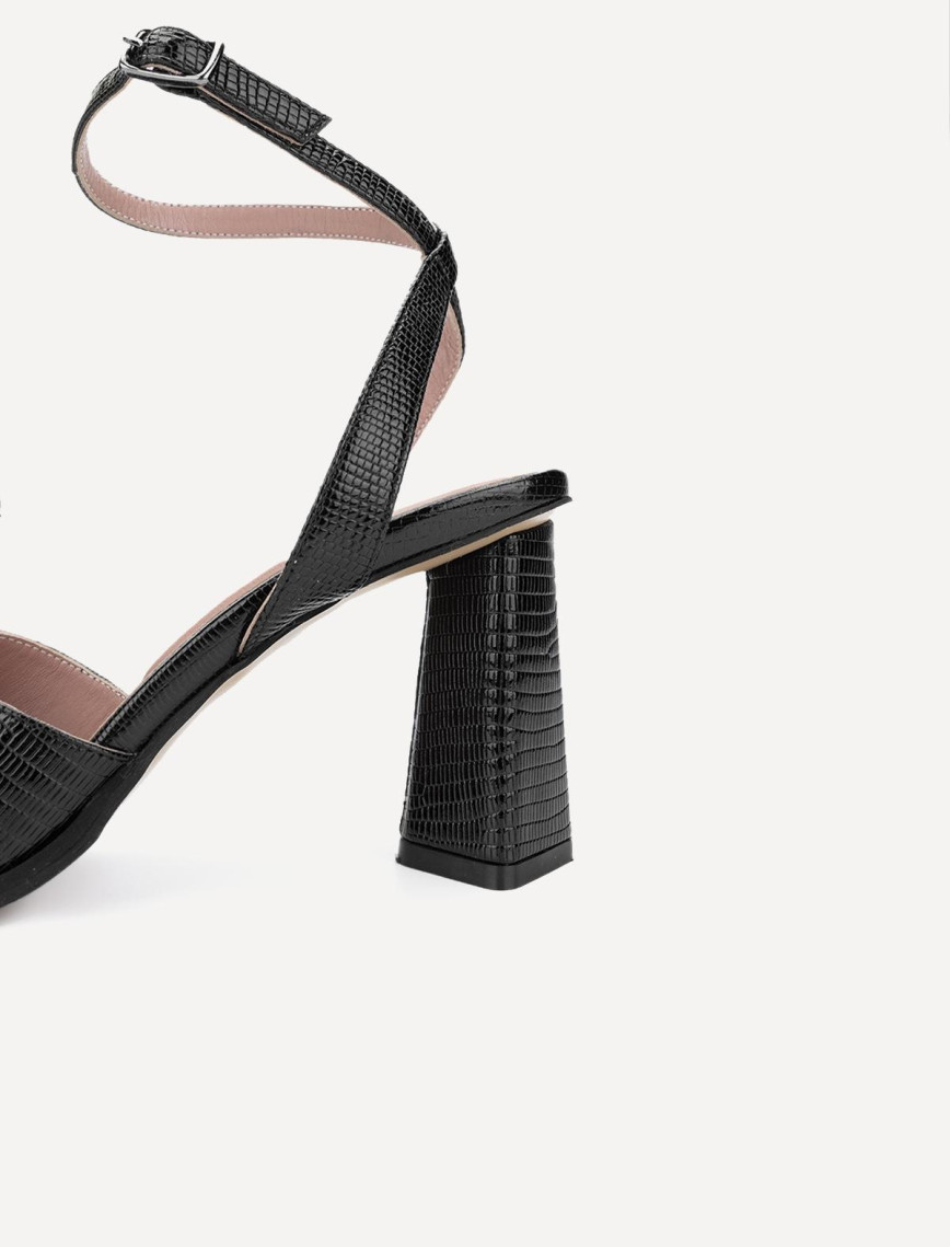 Valmenti Tilda Kadın Siyah Lazer Hakiki Deri Topuklu Sandalet Valmenti Tilda Kadın Siyah Lazer Hakiki Deri Topuklu Sandalet