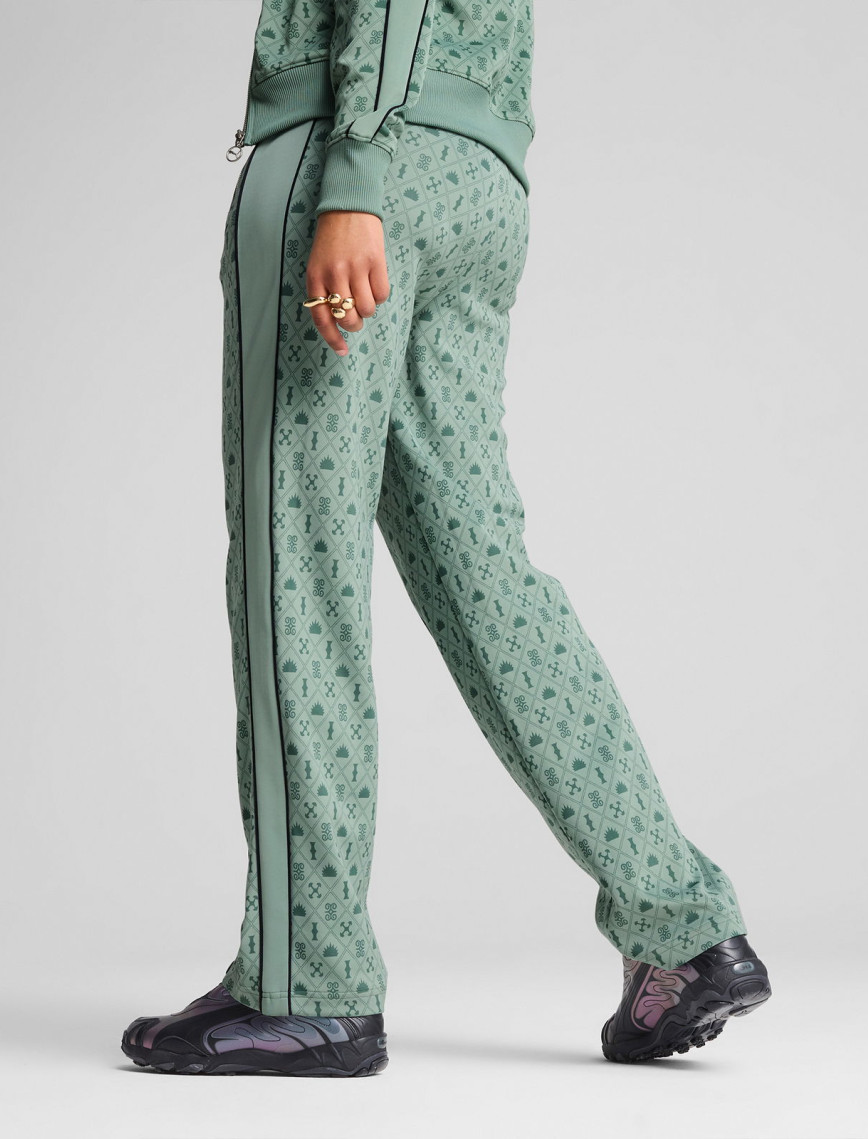 Puma Road To Unity Printed Straight T7 Kadın Yeşil Eşofman Altı Puma Road To Unity Printed Straight T7 Kadın Yeşil Eşofman Altı