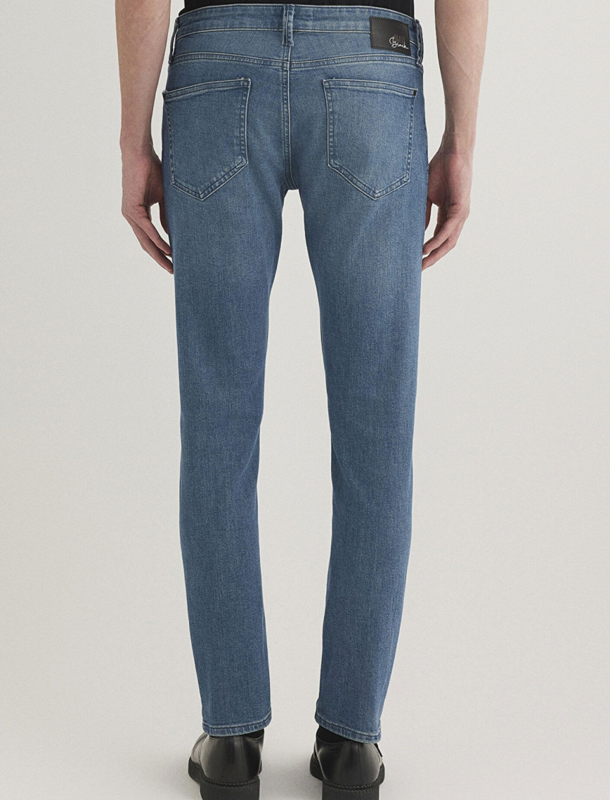 Mavi James Lux Black Gölgeli Puslu Indigo Mavisi Jean Pantolon 0042489352 Mavi James Lux Black Gölgeli Puslu Indigo Mavisi Jean Pantolon 0042489352