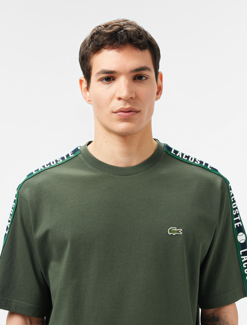 Lacoste Erkek Relaxed Fit Bisiklet Yaka Baskılı Koyu Yeşil T-Shirt Lacoste Erkek Relaxed Fit Bisiklet Yaka Baskılı Koyu Yeşil T-Shirt