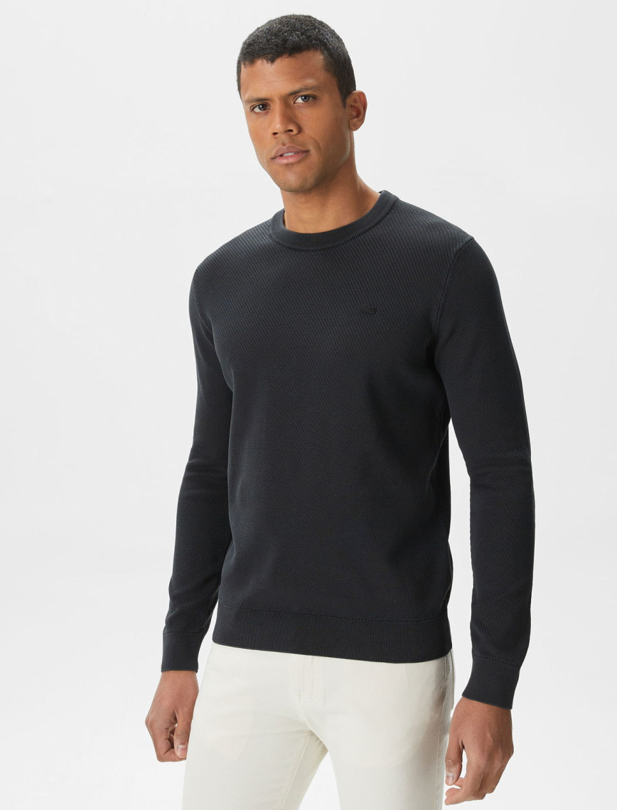 Lacoste Erkek Regular Fit Bisiklet Yaka Siyah Kazak Lacoste Erkek Regular Fit Bisiklet Yaka Siyah Kazak