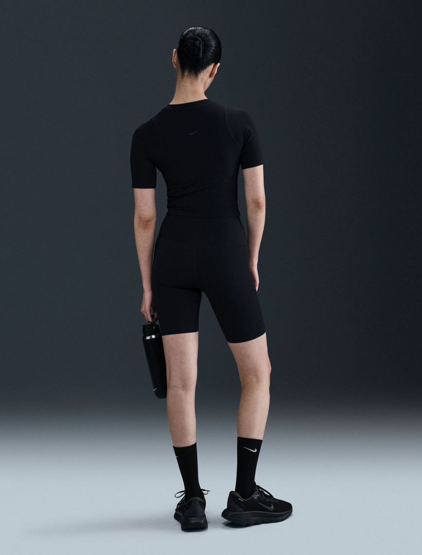 Nike Dri-Fit Zenvy Kadın Siyah T-Shirt Nike Dri-Fit Zenvy Kadın Siyah T-Shirt