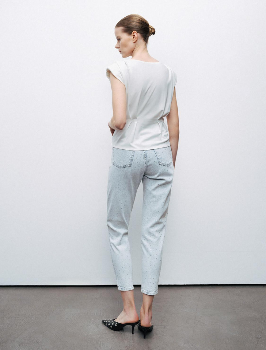 Agraf Aksesuar Detaylı Tişört Agraf Aksesuar Detaylı Tişört