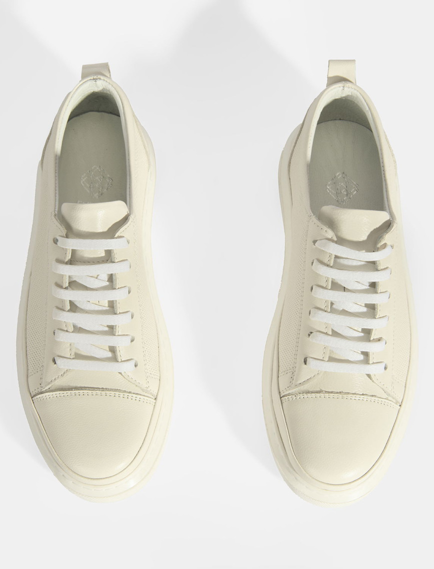 Kadın Beyaz Deri Bağcıklı Spor Ayakkabı Kadın Beyaz Deri Bağcıklı Spor Ayakkabı