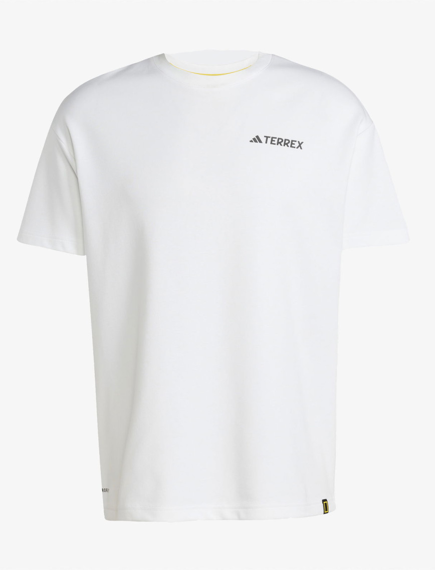 adidas Nat Geo Aeroready Graphic Erkek Beyaz T-Shirt adidas Nat Geo Aeroready Graphic Erkek Beyaz T-Shirt