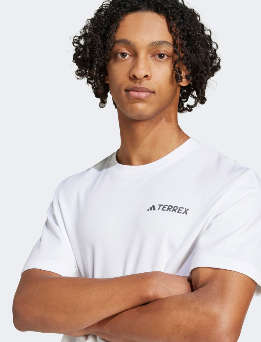 adidas Nat Geo Aeroready Graphic Erkek Beyaz T-Shirt adidas Nat Geo Aeroready Graphic Erkek Beyaz T-Shirt