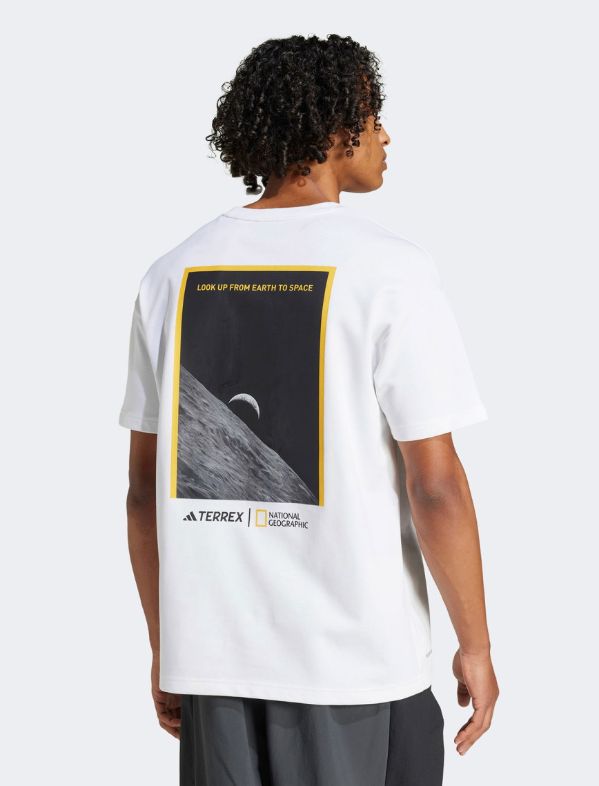 adidas Nat Geo Aeroready Graphic Erkek Beyaz T-Shirt adidas Nat Geo Aeroready Graphic Erkek Beyaz T-Shirt
