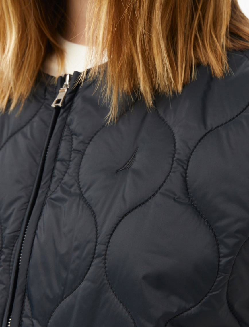 Nautica Kadın Siyah Regular Fit Kapitone Fermuarlı Yelek Nautica Kadın Siyah Regular Fit Kapitone Fermuarlı Yelek