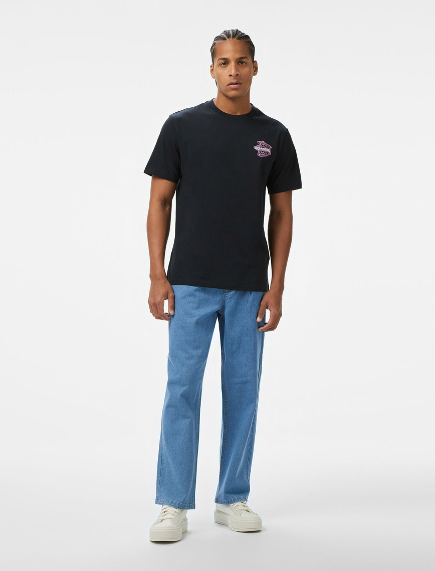 Converse Erkek Loose Fit Grafik Baskılı Siyah T-Shirt Converse Erkek Loose Fit Grafik Baskılı Siyah T-Shirt