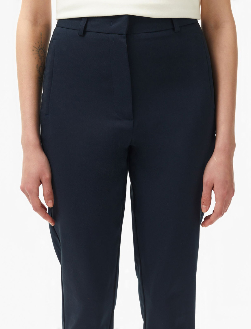 Lacoste Kadın Regular Fit Lacivert Pantolon Lacoste Kadın Regular Fit Lacivert Pantolon