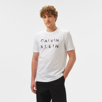 Calvin Klein Enlarged Logo Erkek Beyaz T-Shirt Calvin Klein Enlarged Logo Erkek Beyaz T-Shirt