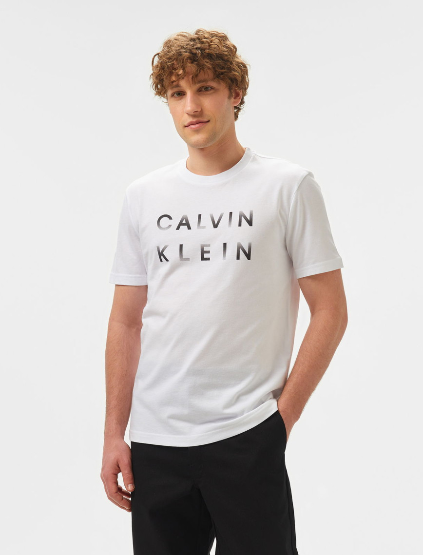 Calvin Klein Enlarged Logo Erkek Beyaz T-Shirt Calvin Klein Enlarged Logo Erkek Beyaz T-Shirt
