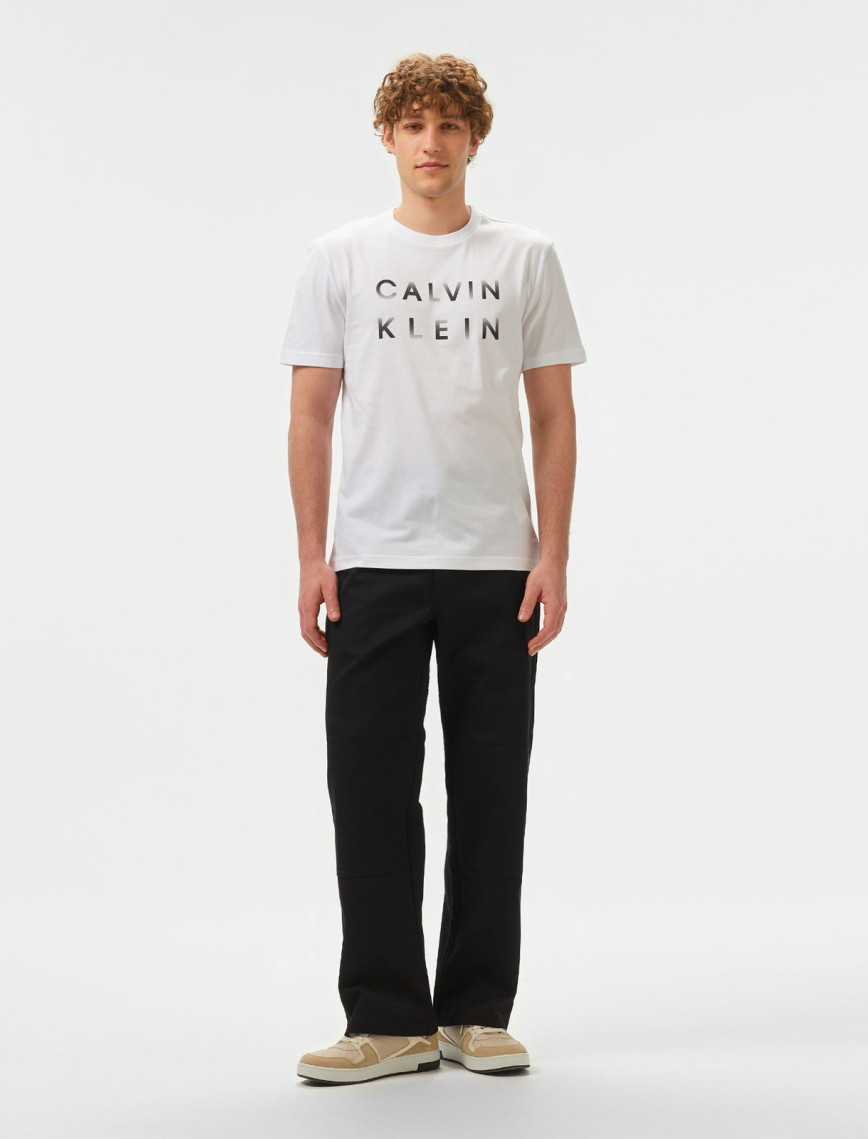 Calvin Klein Enlarged Logo Erkek Beyaz T-Shirt Calvin Klein Enlarged Logo Erkek Beyaz T-Shirt