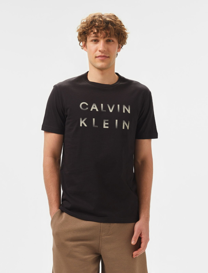 Calvin Klein Enlarged Logo Erkek Beyaz T-Shirt Calvin Klein Enlarged Logo Erkek Beyaz T-Shirt