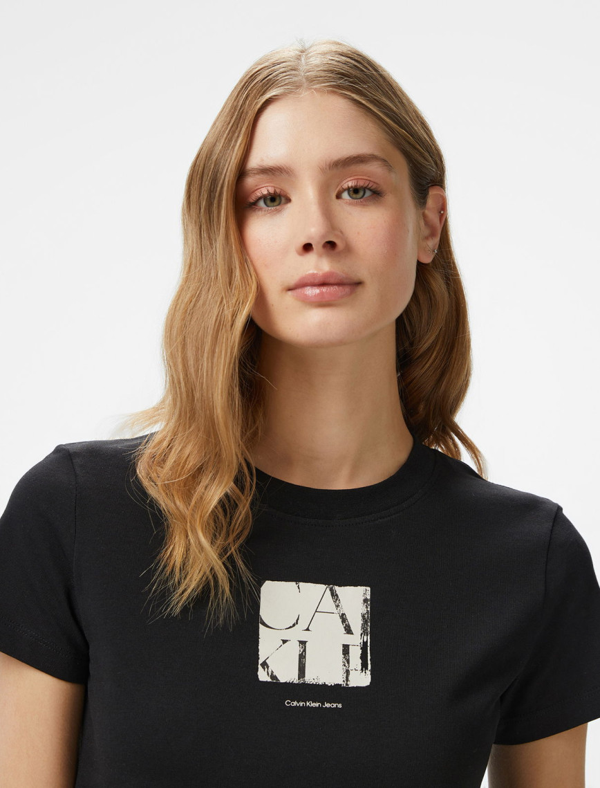 Calvin Klein Front Photo Graphic Baby Kadın Siyah T-Shirt Calvin Klein Front Photo Graphic Baby Kadın Siyah T-Shirt