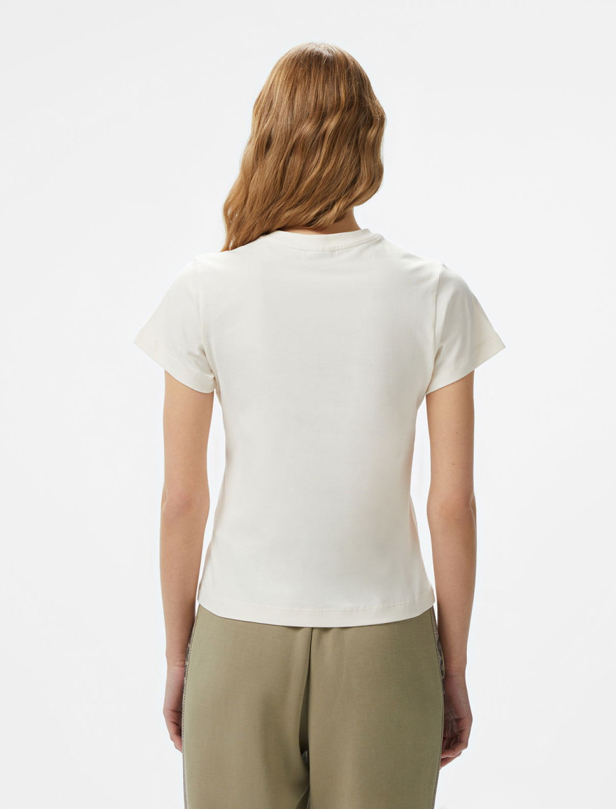 Guess Colette Org Heavy 240 Kadın Krem T-Shirt Guess Colette Org Heavy 240 Kadın Krem T-Shirt