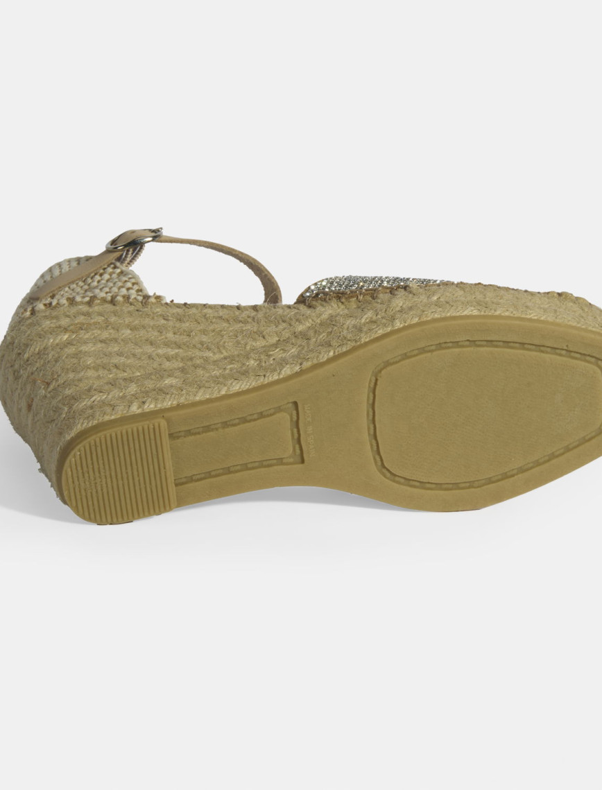 Bej Kadın Toka Aksesuarlı Taş Detaylı Dolgu Topuklu Süet Espadril Bej Kadın Toka Aksesuarlı Taş Detaylı Dolgu Topuklu Süet Espadril