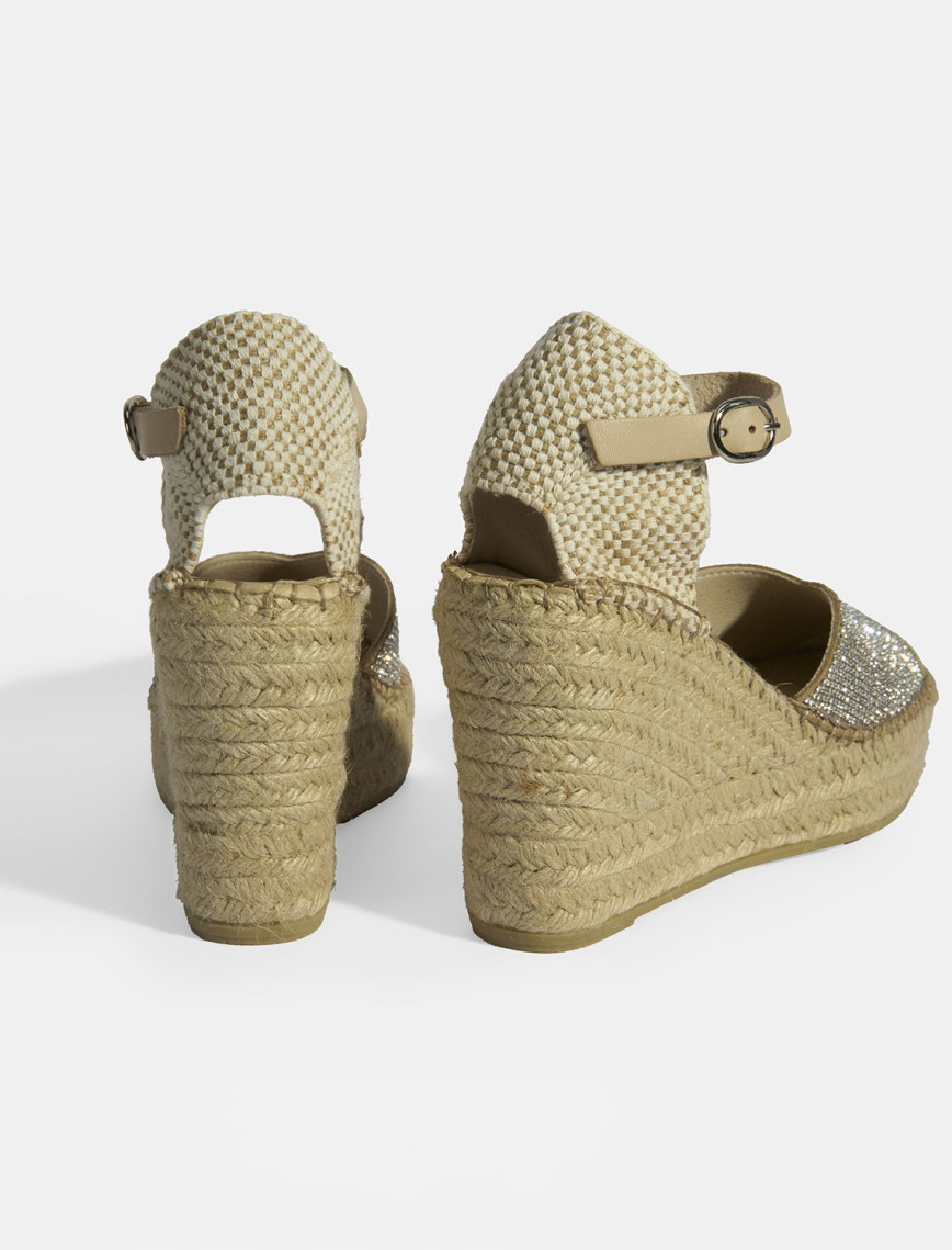 Bej Kadın Toka Aksesuarlı Taş Detaylı Dolgu Topuklu Süet Espadril Bej Kadın Toka Aksesuarlı Taş Detaylı Dolgu Topuklu Süet Espadril