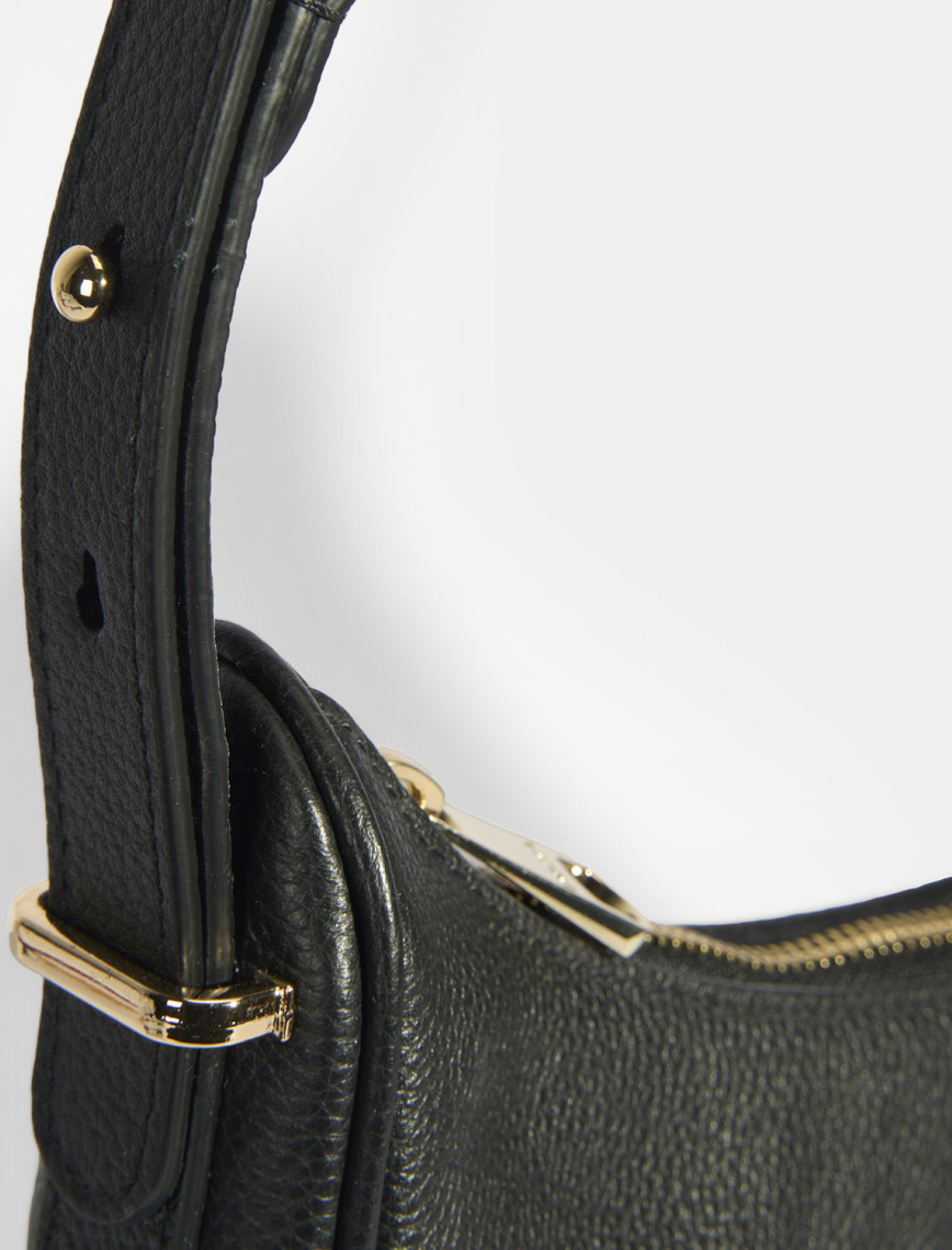 Kadın Siyah Deri Omuz Çantası Kadın Siyah Deri Omuz Çantası